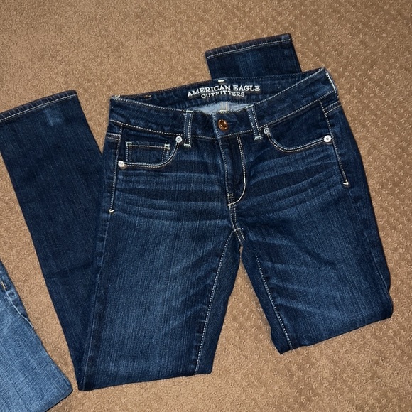 2 pairs - AEO Skinny Stretch Jeans size 2 Short - Picture 6 of 11